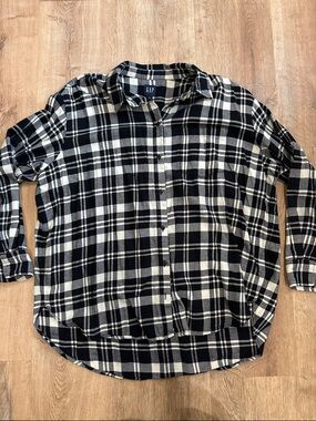 GAP Black and White Plaid Button-Up Shirt